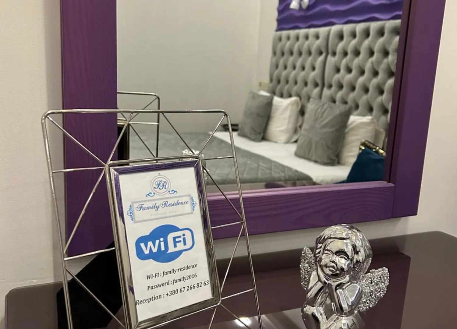 Family Residence Boutique Hotel 리비프