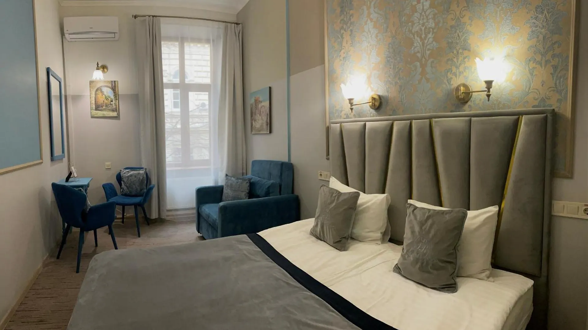 Family Residence Boutique Hotel 리비프